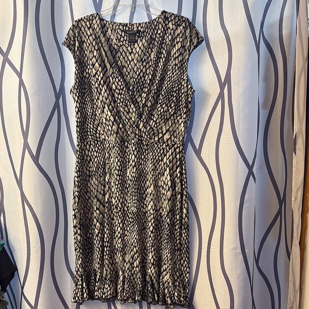 Glamour Black and White Ruched Wrap Midi Dress